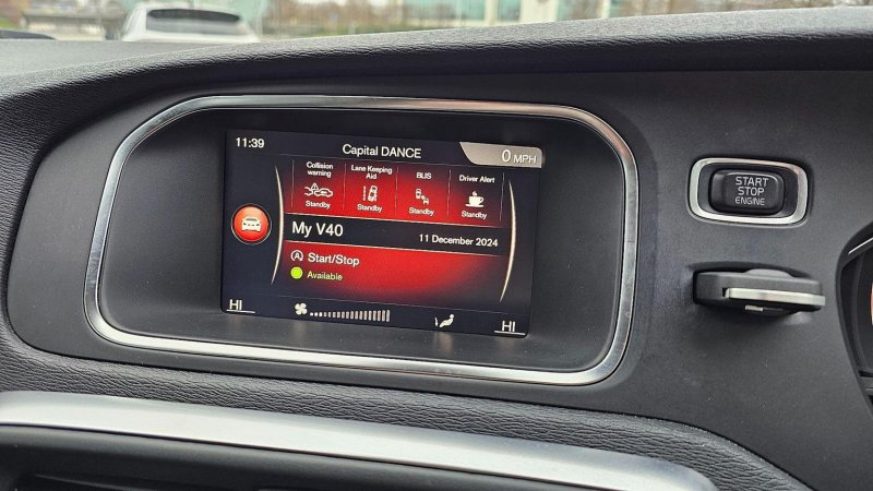 VOLVO V40