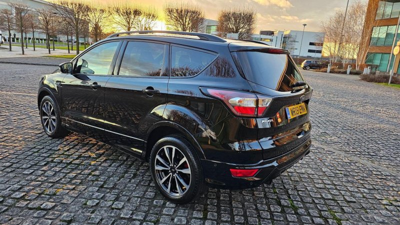 FORD KUGA
