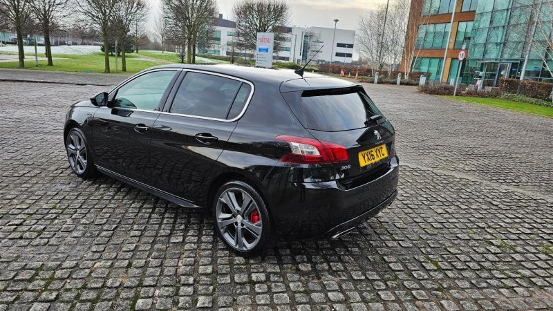 PEUGEOT 308
