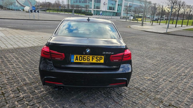 BMW 3 SERIES